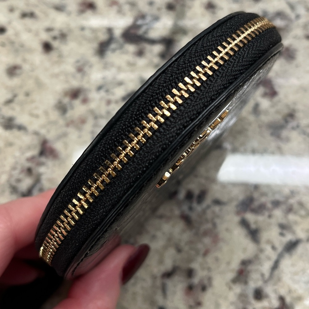 Coach Round Zippered Coin Case in Debossed Black Patent Leather EUC - Picture 7 of 10